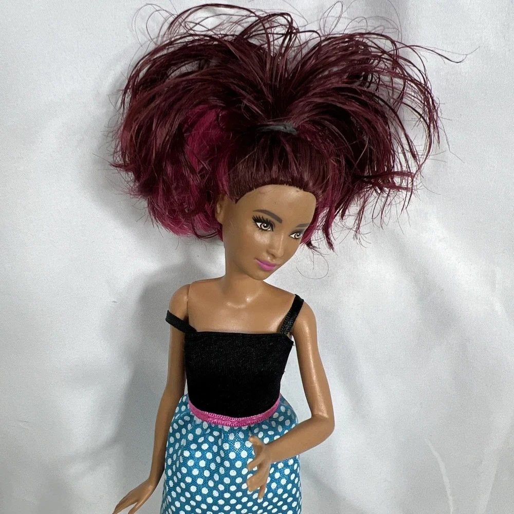 2015 Barbie Doll Fashionista Red‎ pink hair Red